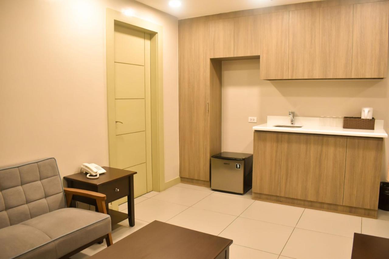Lelita Hotel - Certified Quarantine Facility Makati City Extérieur photo